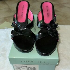 Gianni Bini black leather wedges size 9.5